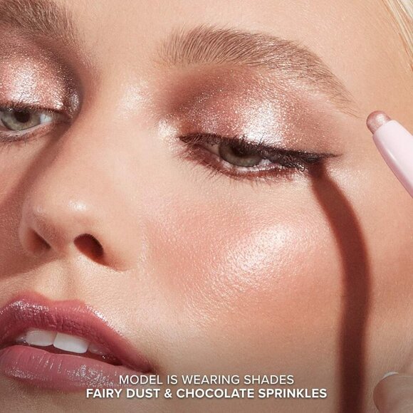 Too Faced Quickie Queen Cream Eye Shadow Stick – 1.5 g / 0.05 oz - Picture 10 of 14